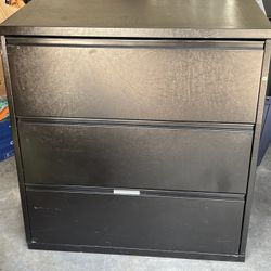 FILE CABINET 