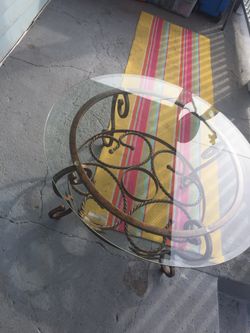 Living room round table metal/glass 38” round x18” height