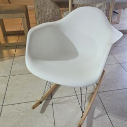Rocking Chair/ Silla Mecedora 