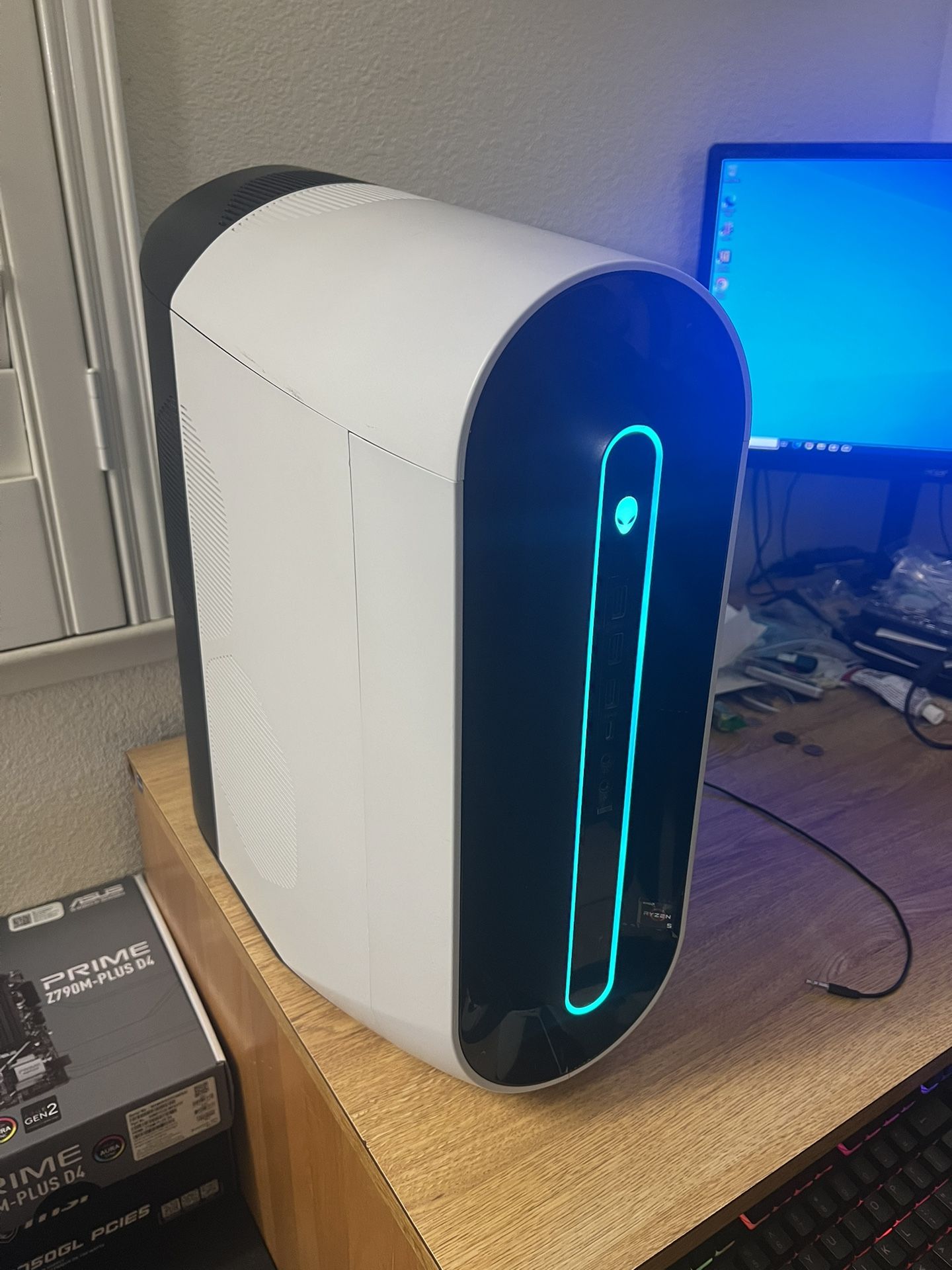 Alienwere Aurora R10 PC Ryzen 5 Windows 11 WiFi Bluetooth Ready