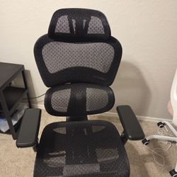 Selling Nouhaus Ergo3D Ergonomic Office Chair