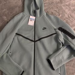Nike Tech Hoodie 