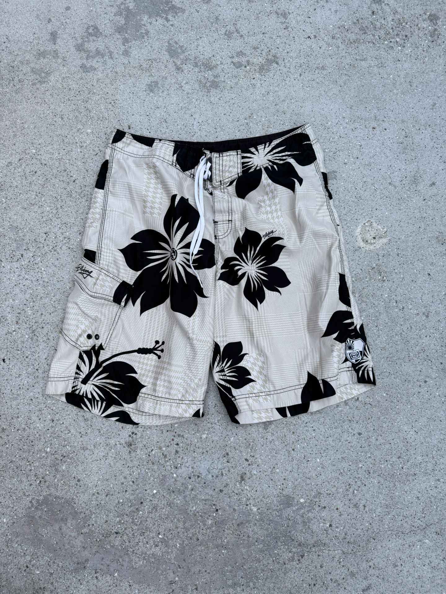 White and black Hawaiian board shorts billabong size 36