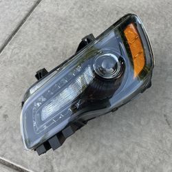 Chrysler 300 Driver Headlight New 11-23