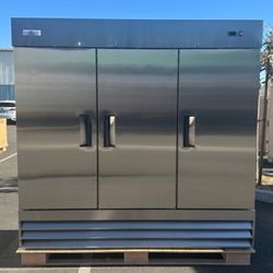 NSF Reach In Three door refrigerator CFD-3RR

