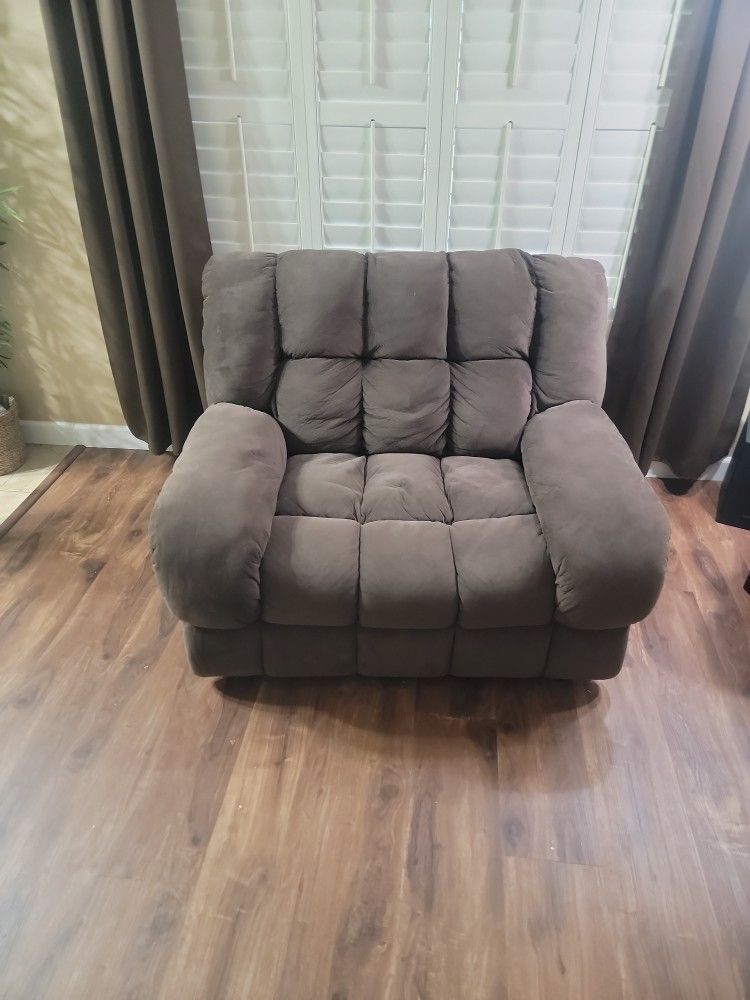 Oversized Recliner