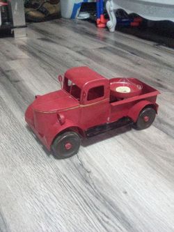 Metal Truck Candle Holder