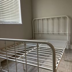 Full/Double Metal Spindle Bed Frame