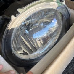Jeep: Headlights (Fits JL, JLU, and JT)