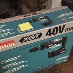 Makita Cordless Demo Hammer 40V Battery/charger