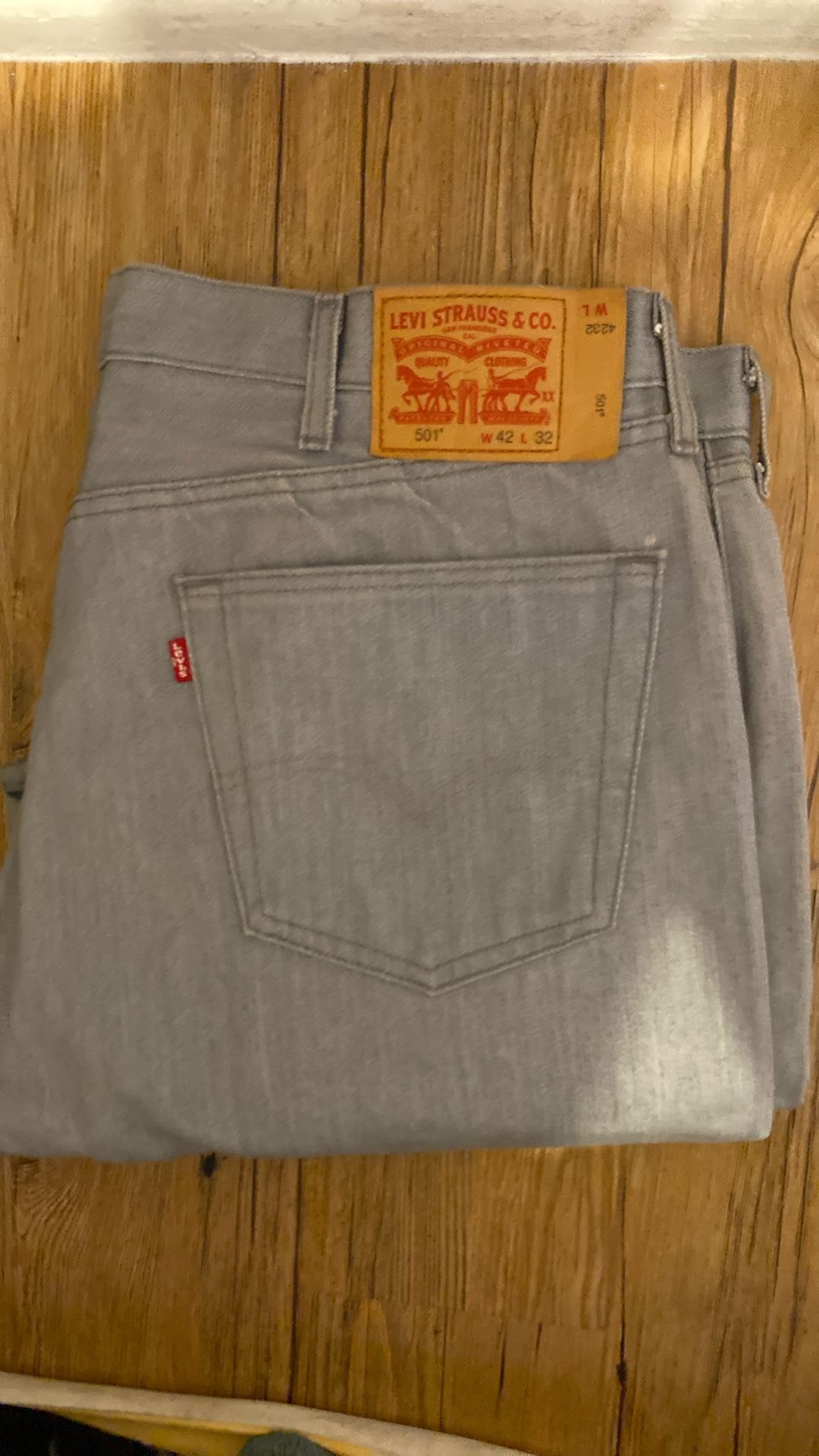 Levis 501s 42/32