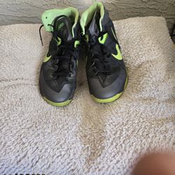 Nike Black and Green Hi Tops 