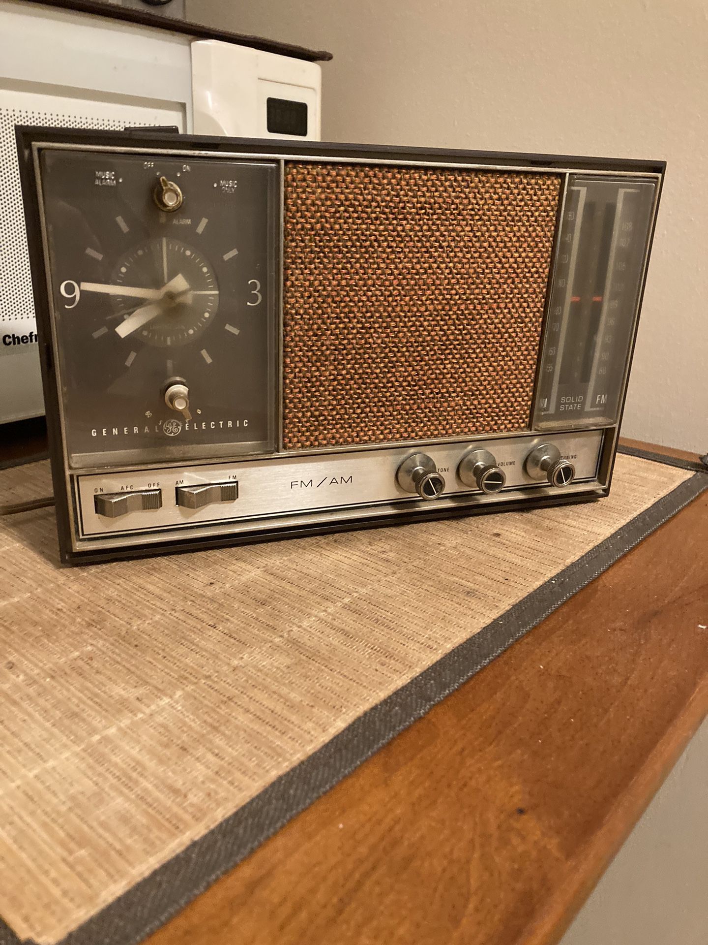 Vintage Clock Radio 