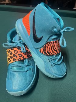 Kyrie Irvin Basket Ball Shoes Size 2y