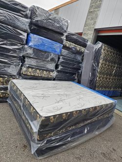 Queen size Mattress 12 Thick brand new(box spring included) delivery available