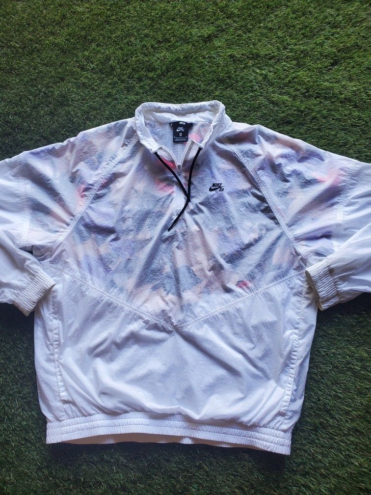 Nike SB Windbreaker