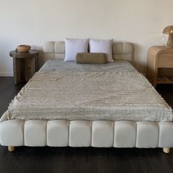 High-End Upholstered Queen Bed – Modern Japandi Look / Free Local Delivery 🚚 