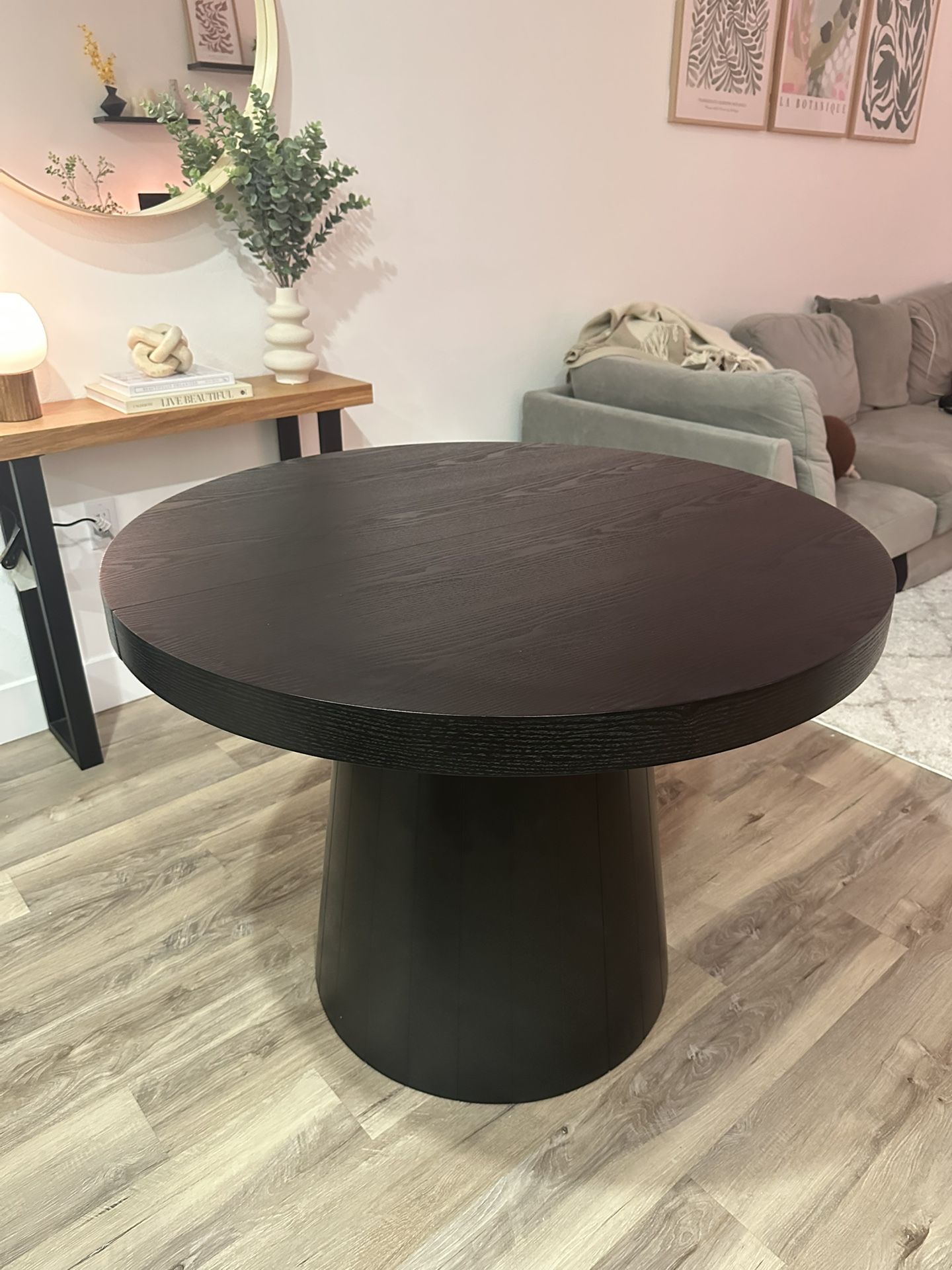Round Extendable Wood Dining Table