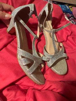 Silver rhinestone dress shoe