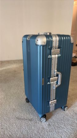 rimowa trunk