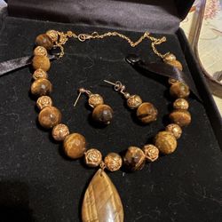 Gold Tigers Eye Necklace And Matching Earrings With Gold Rosettes 