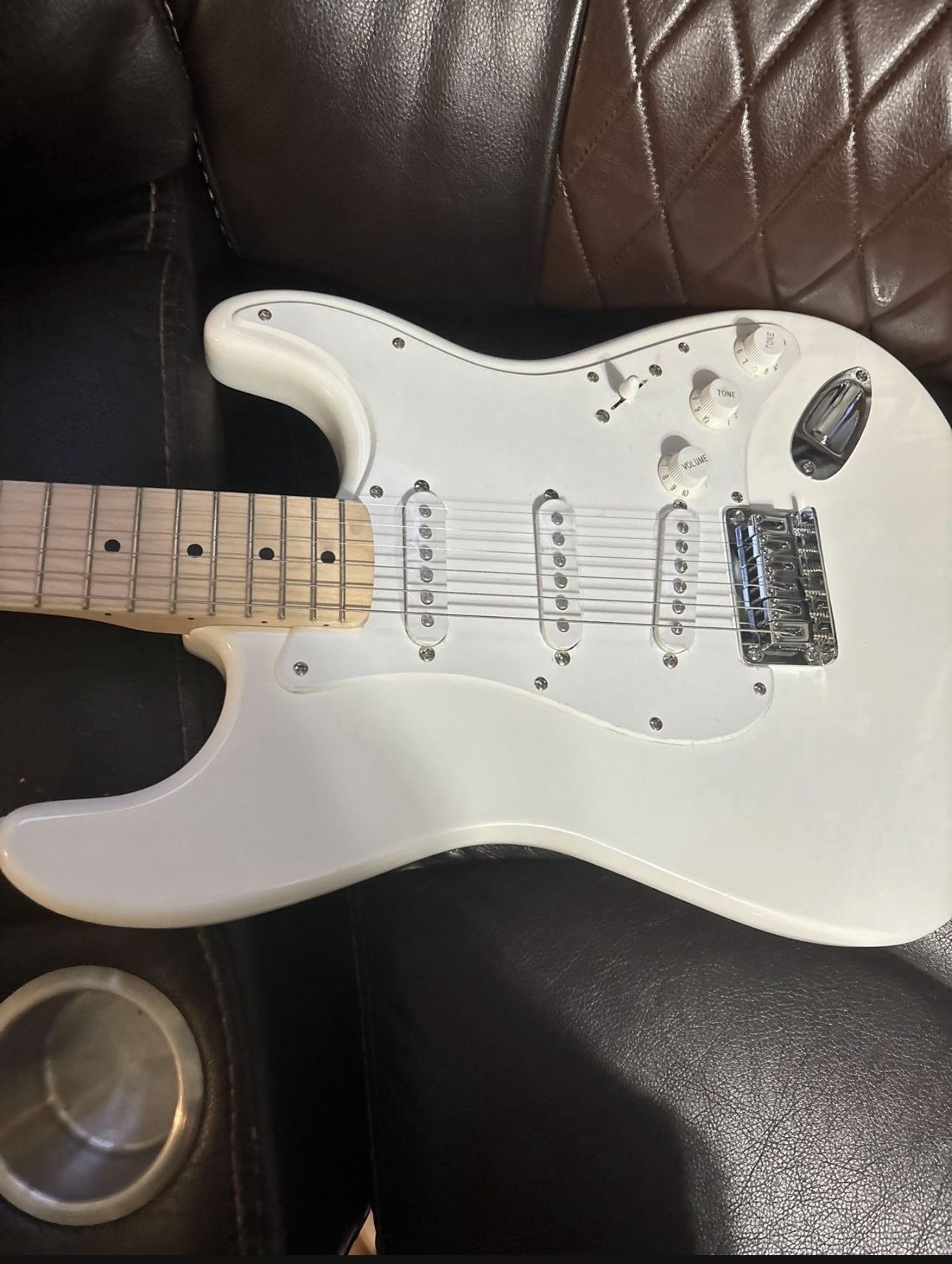 Squier Sonic Stratocaster HT Maple Fingerboard Electric Guitar Arctic White