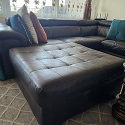 Ottoman (Pick up today or tomorrow)