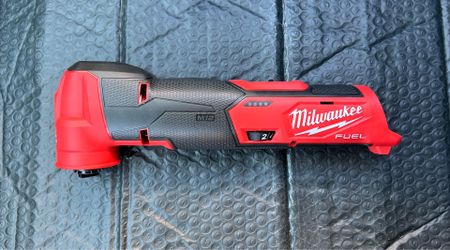 MILWAUKEE M12 FUEL OSCILLATING MULTI-TOOL