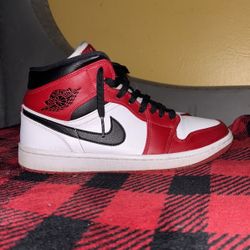 Jordan 1 Mids