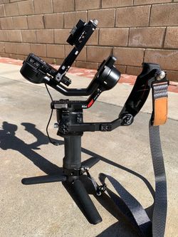 DJI RS 4 Gimbal Stabilizer + SmallRig Adjustable Sling Handle Gimbal Handgrip with Shoulder Strap