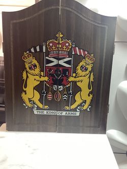 Wooden Dartboard Cabinet Set - "The King of Arms" w/ Darts