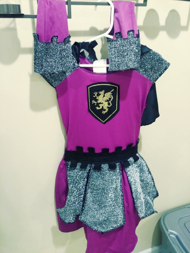 Girl knight halloween costume size 7-8