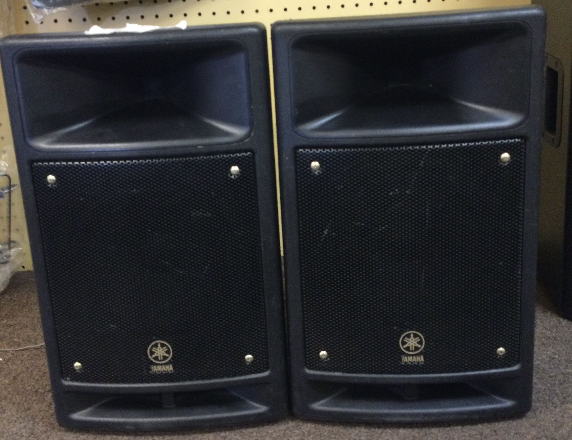 Yamaha StagePas 300 P.A. Speakers (Signs Of Heavy Wear) Scratches / Chips