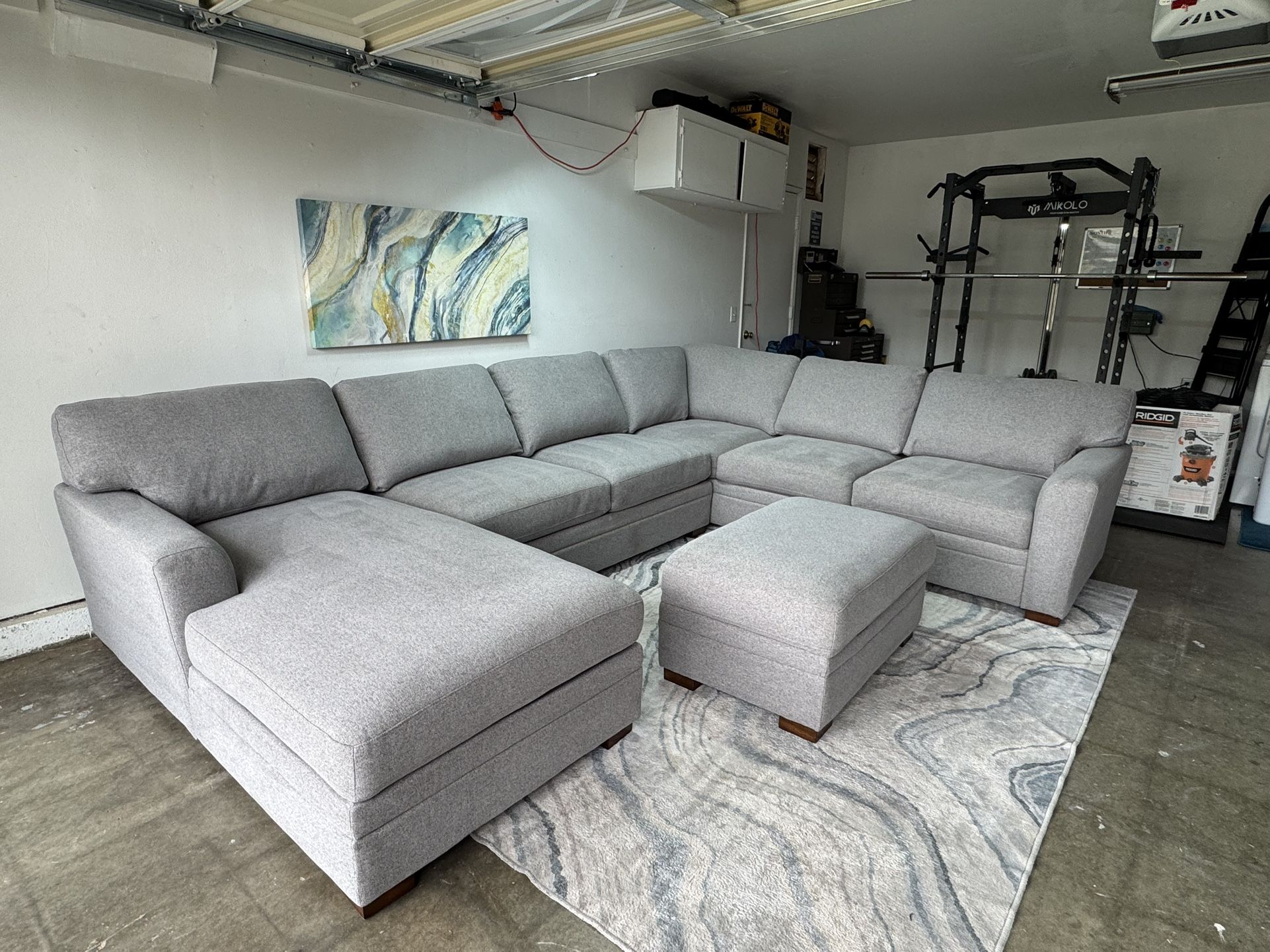 Sectional Couch **WILL DELIVER **