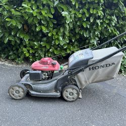 Honda HRX 217 Self-Propelled Lawn Mower