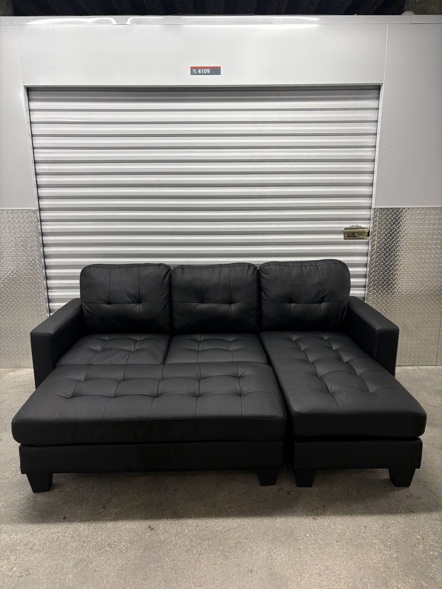 Black Leather Sofa !!! Great condition