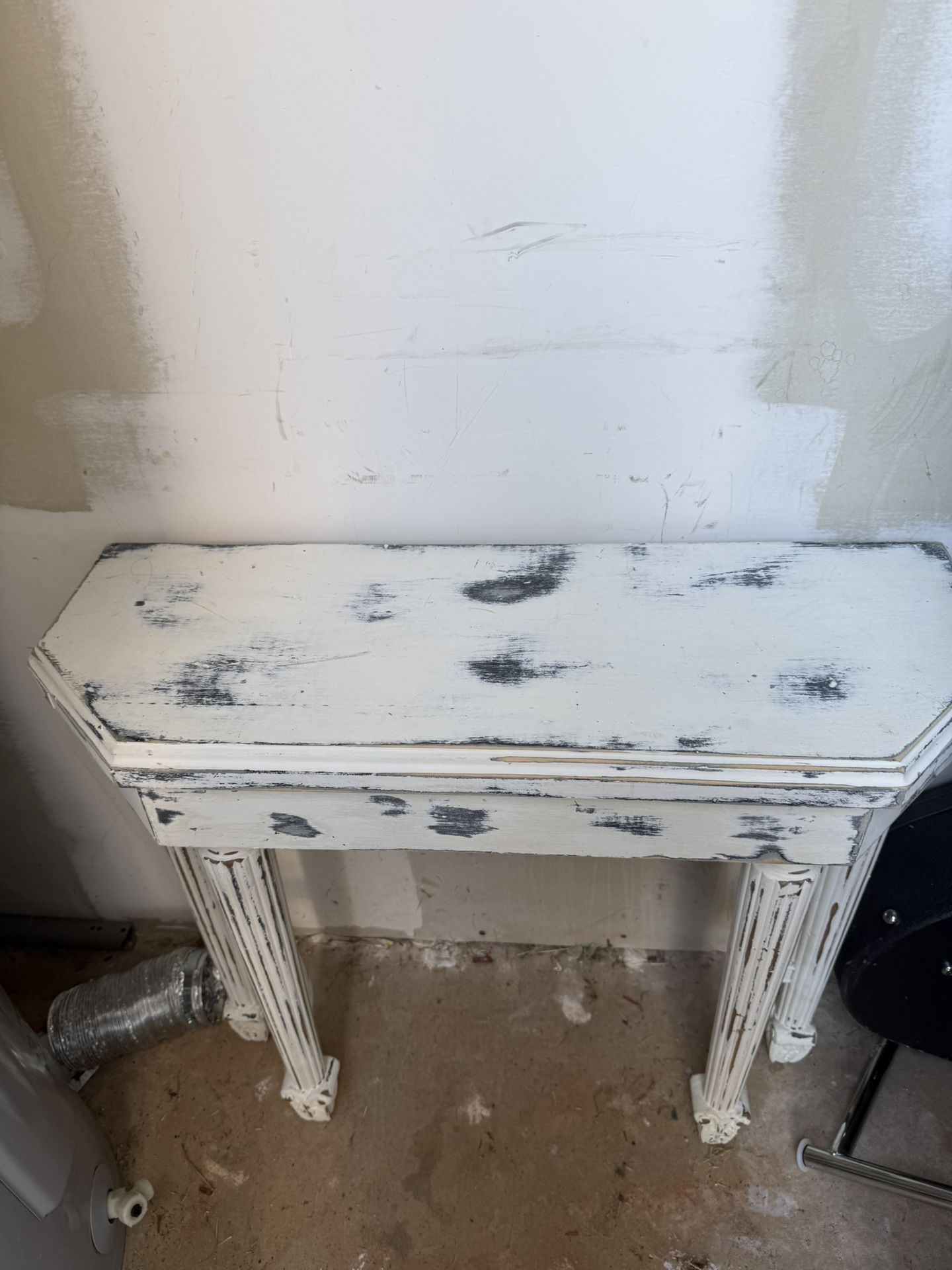 Side Table/ Entrance 