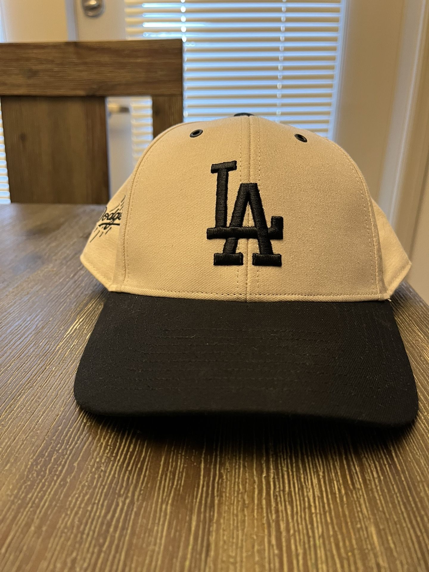 LA Dodgers Hat SnapBack Cream Black 