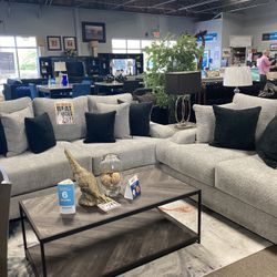 grey sofa loveseat 🖤☑️ $2,599