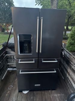 Kitchen aid refrigerator and freezer