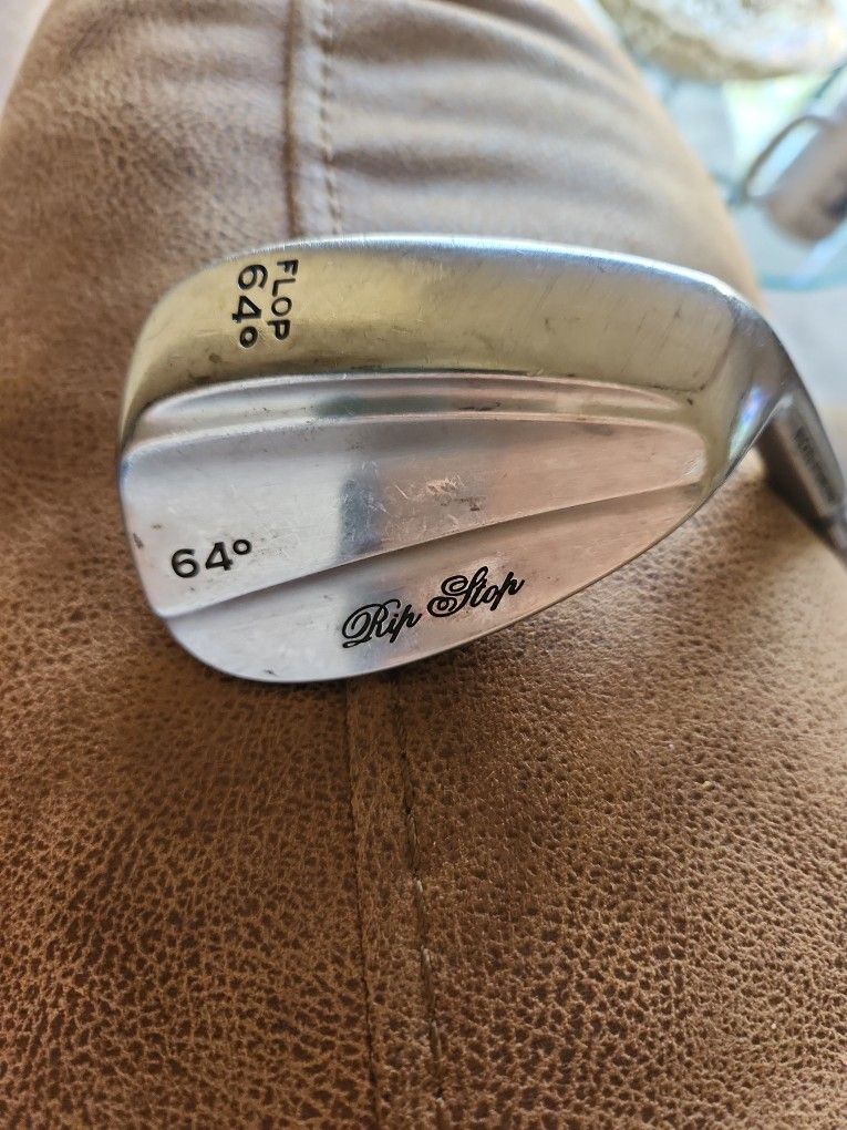 Knight Power Rip Stop Flop Sand Wedge, 64 Degrees