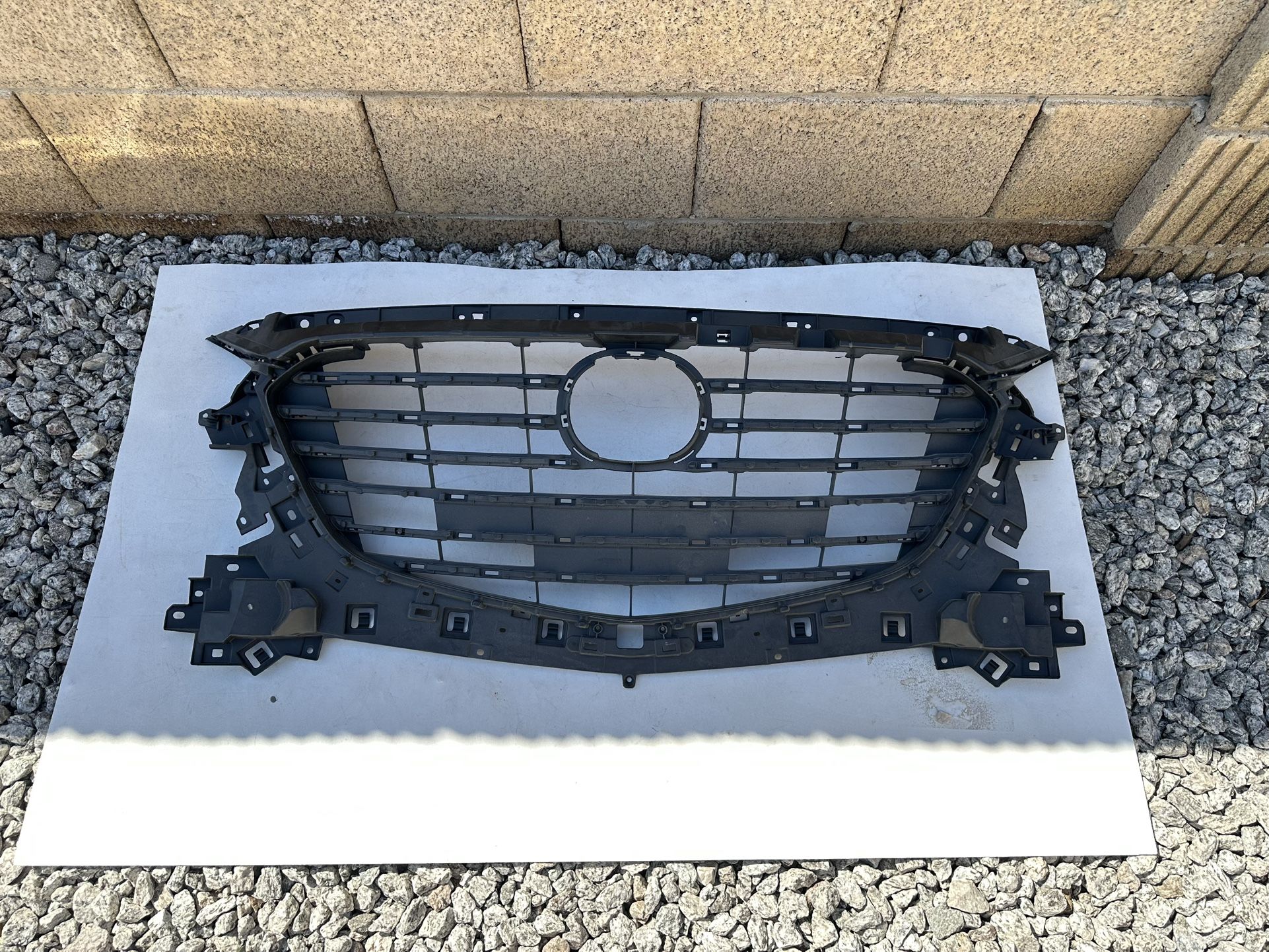 Mazda Mazda3 Grill 2017, 2018, Mazda Mazda 3 Grille, New Open Box , Bumper Grill