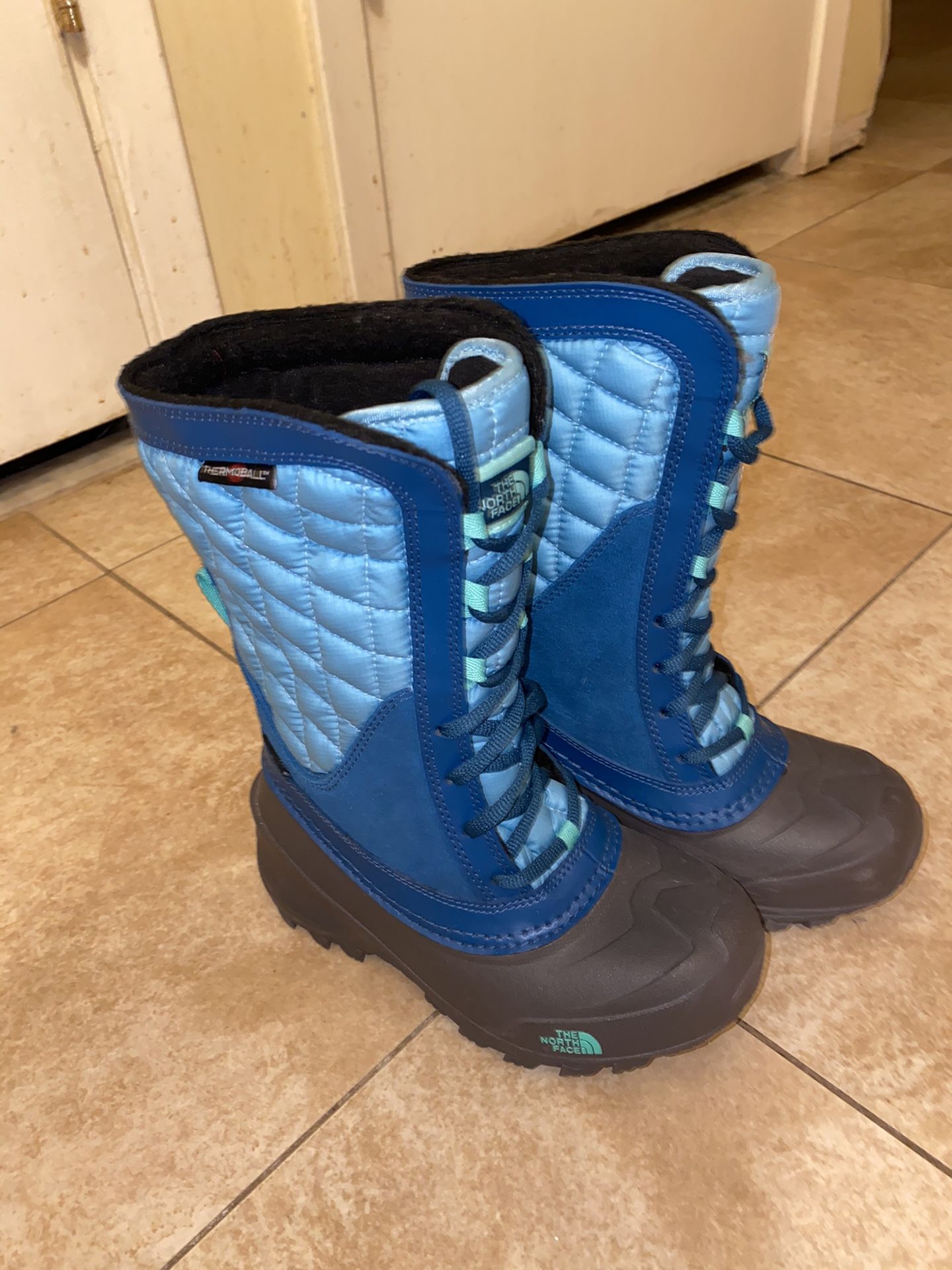 North Face kids snow/ winter boots