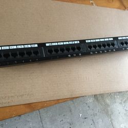 Used CAT5E 24 PORT PATCH PANEL RACK MOUNT-