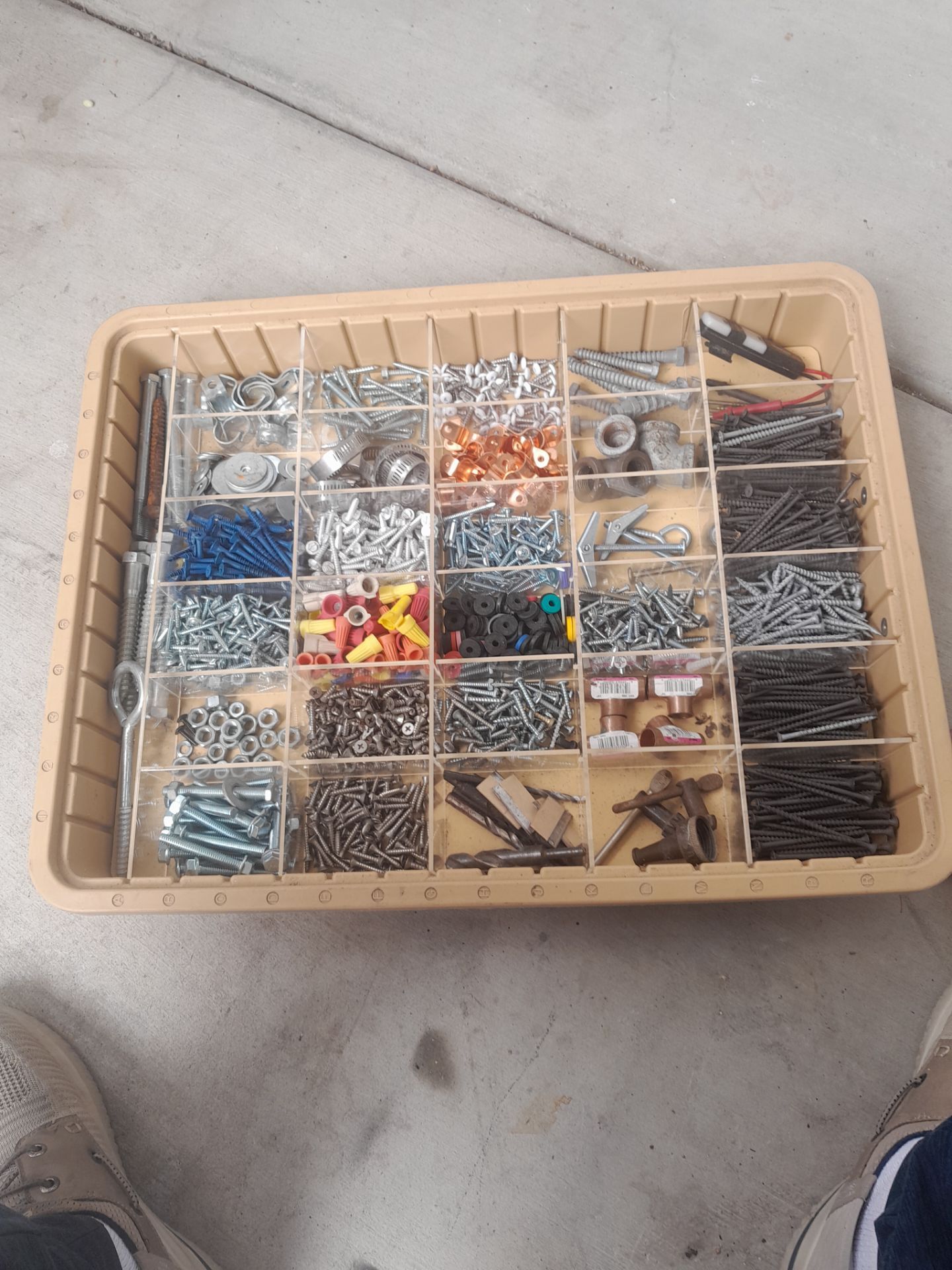 Tools screw box pick UP only