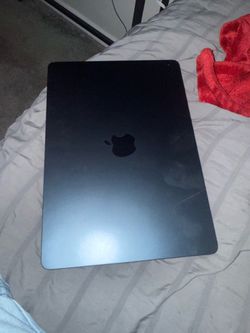 Apple MacBook Air Laptop 13” m3 2024 256gb
