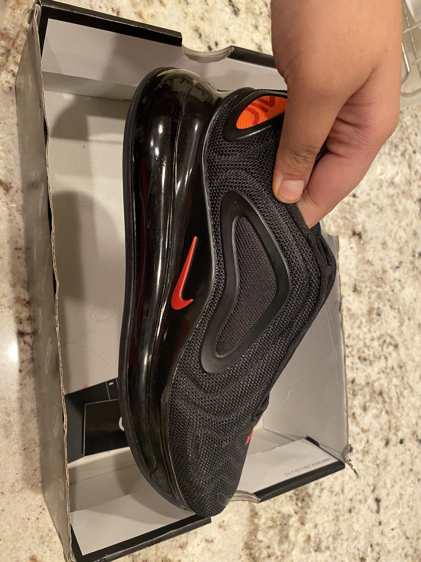 Nike Air Max 720 Black/Hyper Crimson-Red - CT2204-002