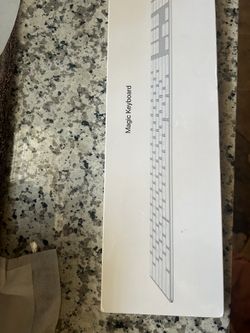 Apple Keyboard With Numeric Pad