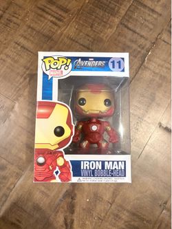 Funko Pop! Marvel Avengers Iron Man #11 Vinyl Bobble-Head w/ Protector