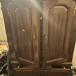 Closet dresser
